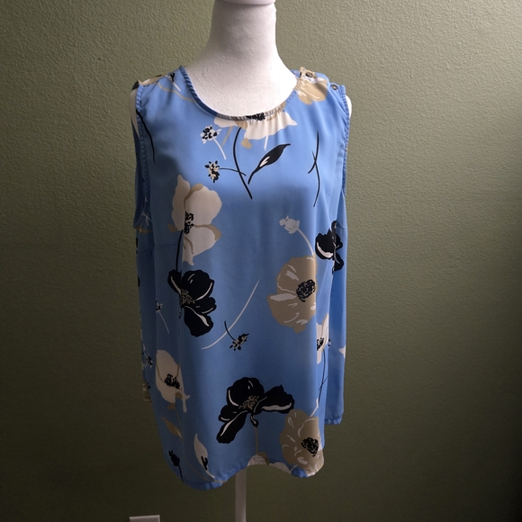 Who What Wear Blue, Cream, and Tan Floral Blouse - Picture 1 of 5